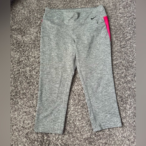 Women’s NIKE Dri-Fit Cropped Pants Gray Heathered Stretch Waist Pull On Size L - Picture 8 of 8